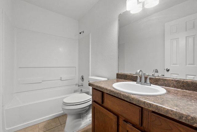 118 Camellia DR, Hutto, TX 78634