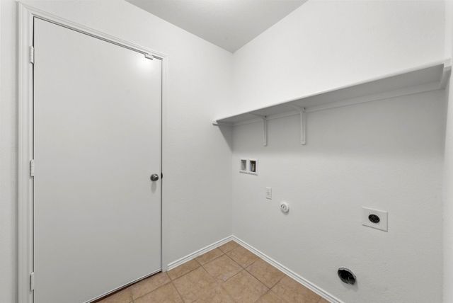 118 Camellia DR, Hutto, TX 78634