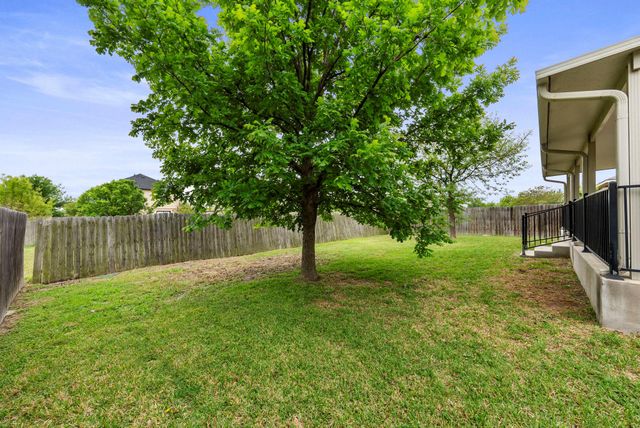 118 Camellia DR, Hutto, TX 78634