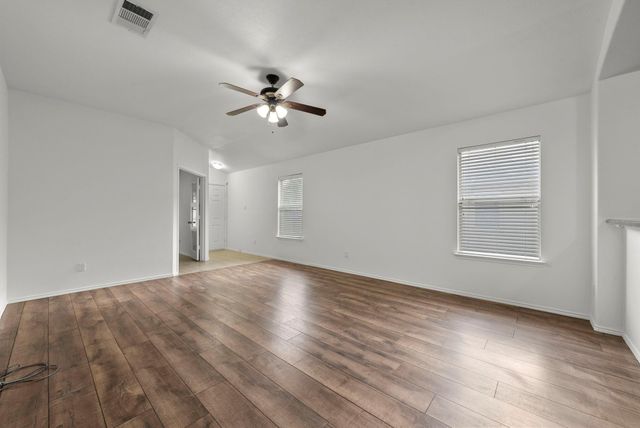 118 Camellia DR, Hutto, TX 78634