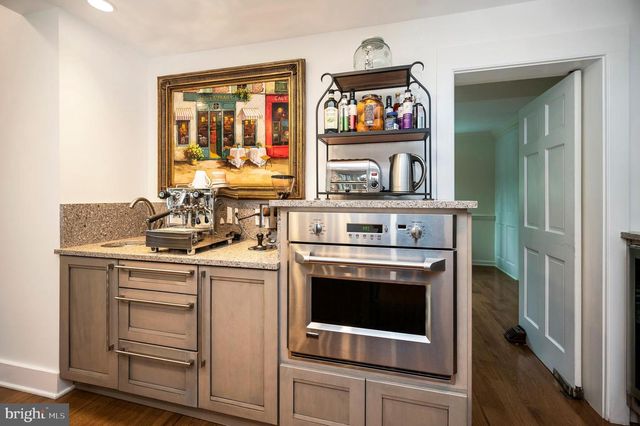 313 INGLESIDE DR, Fredericksburg, VA 22405