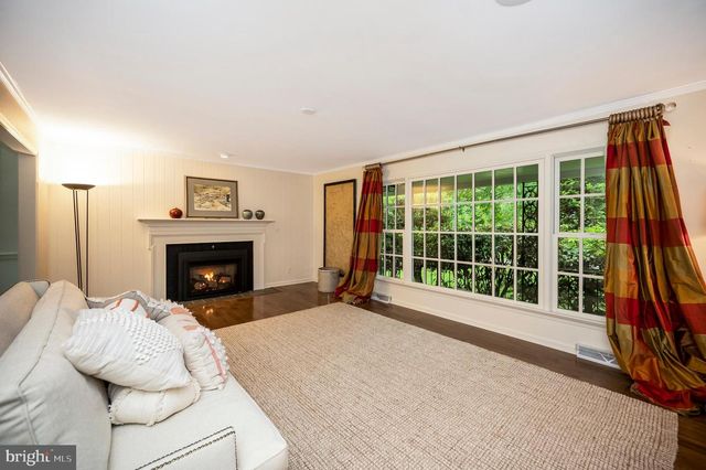 313 INGLESIDE DR, Fredericksburg, VA 22405