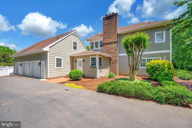 313 INGLESIDE DR, Fredericksburg, VA 22405