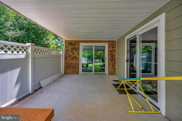 313 INGLESIDE DR, Fredericksburg, VA 22405
