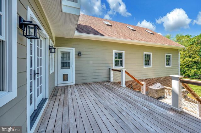 313 INGLESIDE DR, Fredericksburg, VA 22405