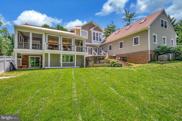 313 INGLESIDE DR, Fredericksburg, VA 22405