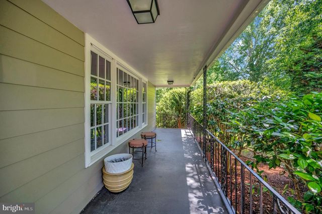 313 INGLESIDE DR, Fredericksburg, VA 22405