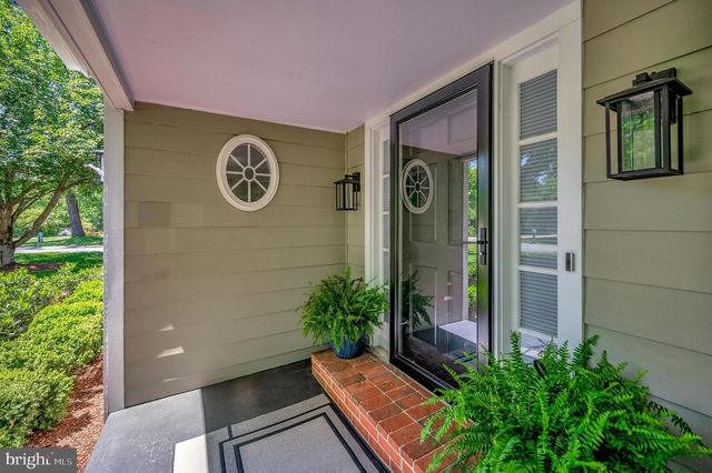 313 INGLESIDE DR, Fredericksburg, VA 22405