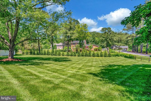313 INGLESIDE DR, Fredericksburg, VA 22405