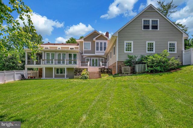 313 INGLESIDE DR, Fredericksburg, VA 22405