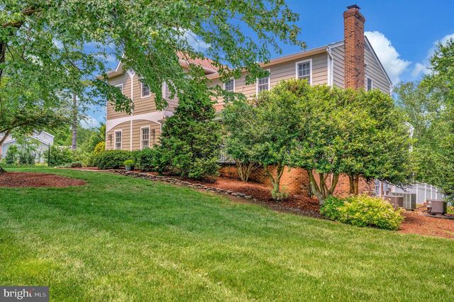 313 INGLESIDE DR, Fredericksburg, VA 22405