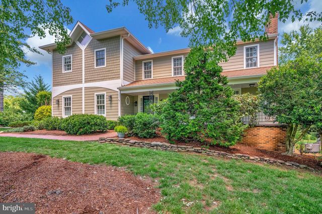 313 INGLESIDE DR, Fredericksburg, VA 22405