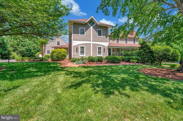 313 INGLESIDE DR, Fredericksburg, VA 22405