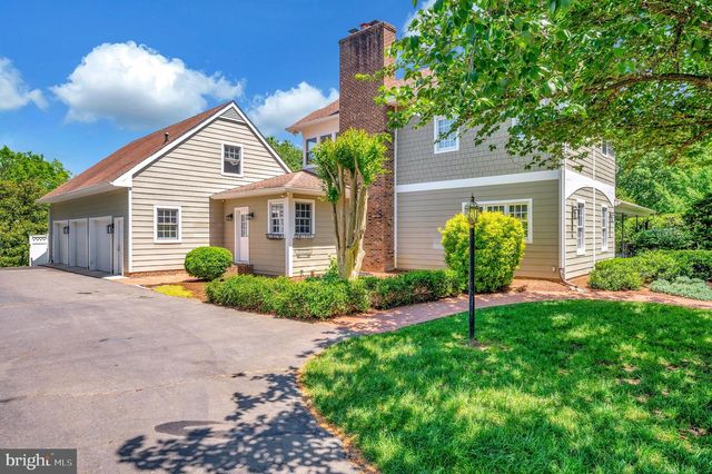 313 INGLESIDE DR, Fredericksburg, VA 22405
