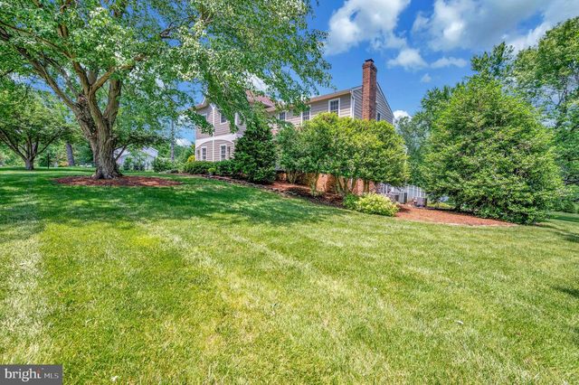 313 INGLESIDE DR, Fredericksburg, VA 22405