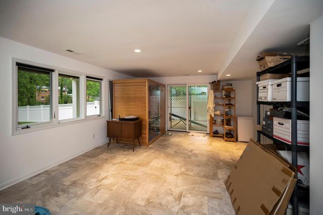 313 INGLESIDE DR, Fredericksburg, VA 22405