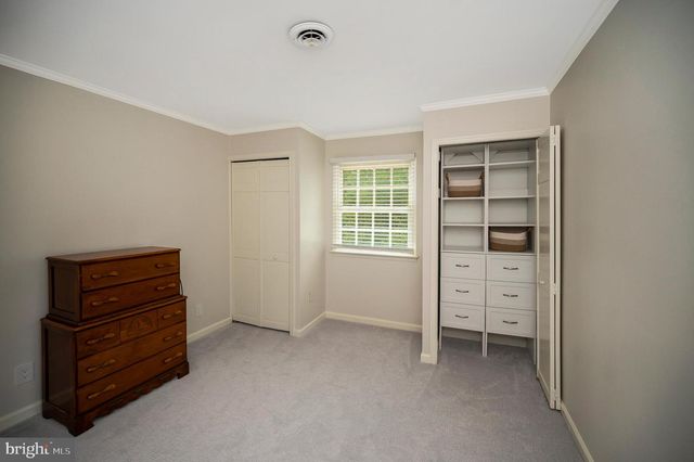 313 INGLESIDE DR, Fredericksburg, VA 22405