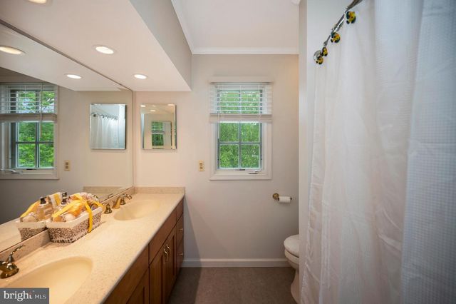 313 INGLESIDE DR, Fredericksburg, VA 22405