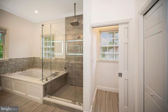 313 INGLESIDE DR, Fredericksburg, VA 22405