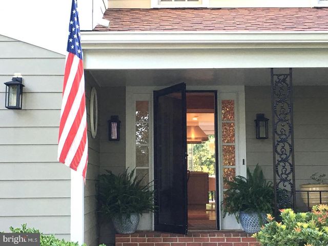 313 INGLESIDE DR, Fredericksburg, VA 22405