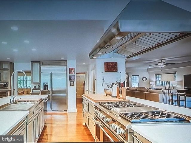 313 INGLESIDE DR, Fredericksburg, VA 22405