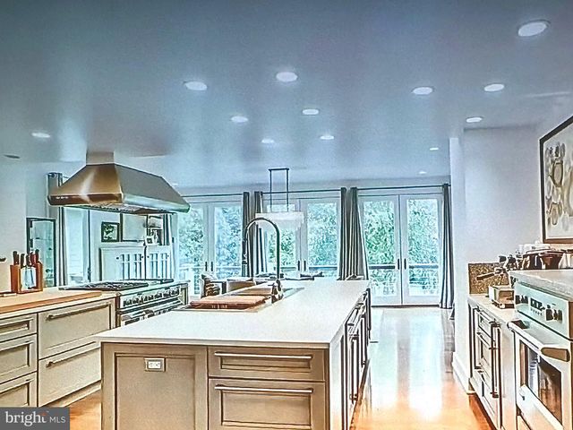 313 INGLESIDE DR, Fredericksburg, VA 22405