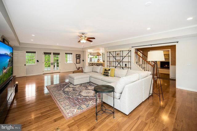 313 INGLESIDE DR, Fredericksburg, VA 22405