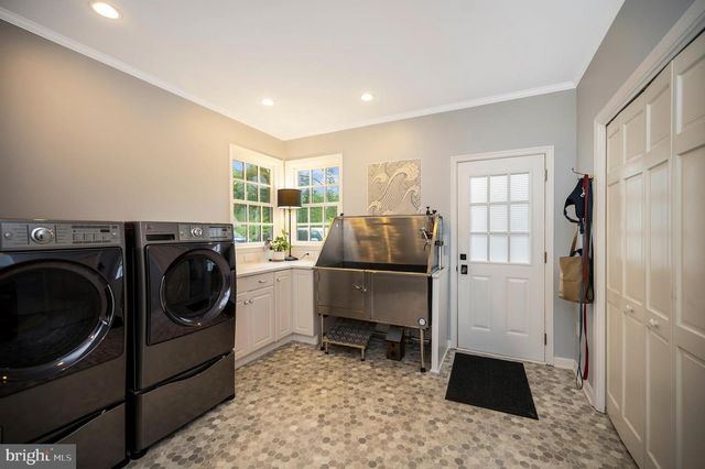313 INGLESIDE DR, Fredericksburg, VA 22405