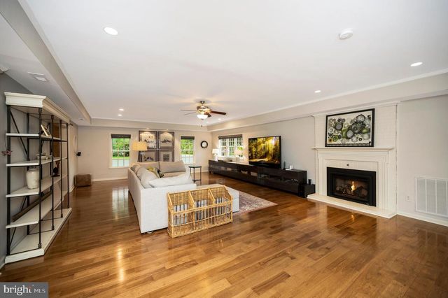 313 INGLESIDE DR, Fredericksburg, VA 22405