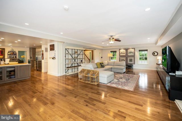 313 INGLESIDE DR, Fredericksburg, VA 22405