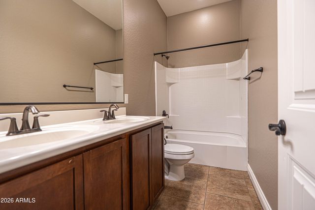 2948 E MAPLEWOOD Street, Gilbert, AZ 85297