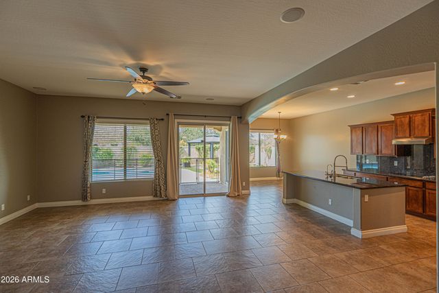 2948 E MAPLEWOOD Street, Gilbert, AZ 85297