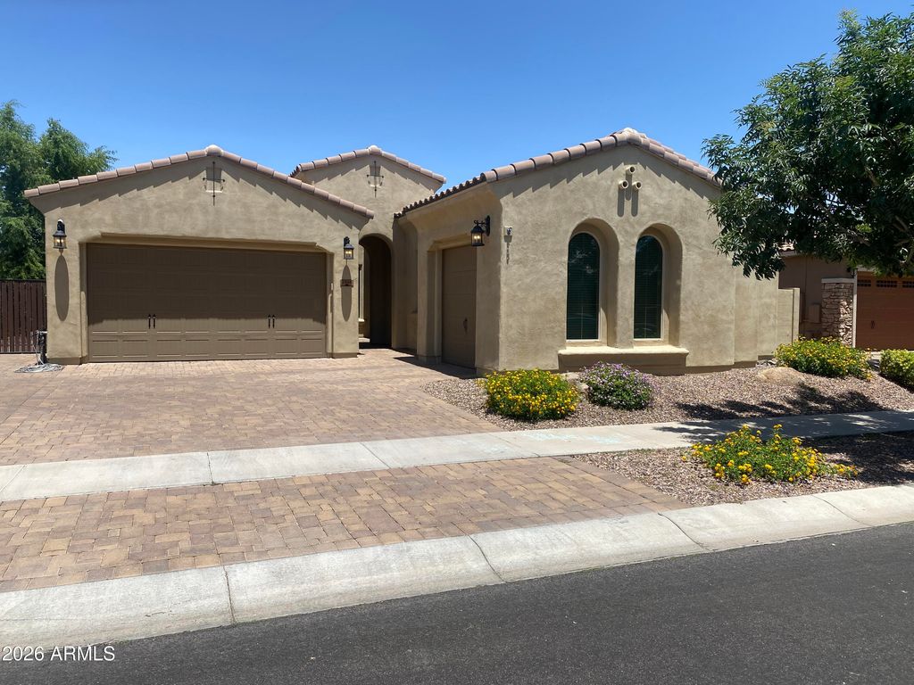 2948 E MAPLEWOOD Street, Gilbert, AZ 85297