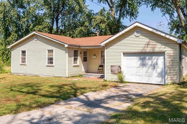 17 Denovion Court, Cahokia, IL 62206