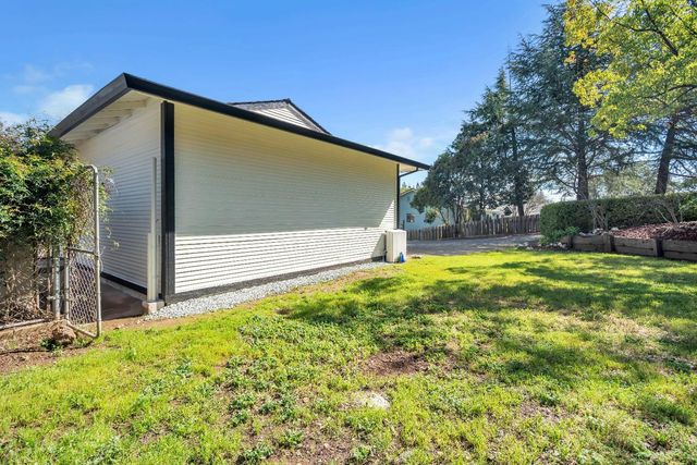 3569 Cambridge Rd, Cameron Park, CA 95682