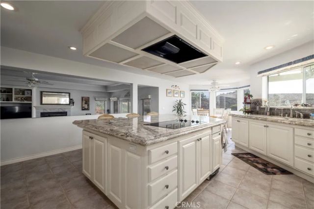 20881 Mandeville, Lake Mathews, CA 92570