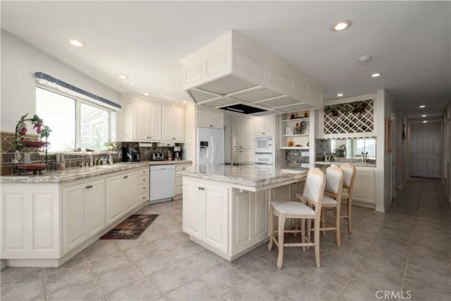 20881 Mandeville, Lake Mathews, CA 92570