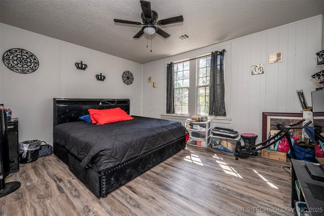 906 B Street NW, Ardmore, OK 73401