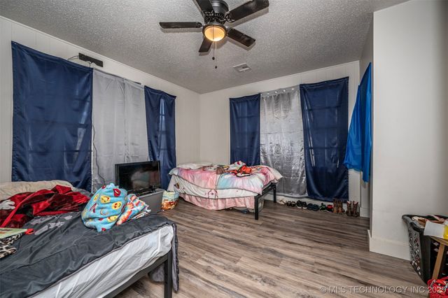 906 B Street NW, Ardmore, OK 73401