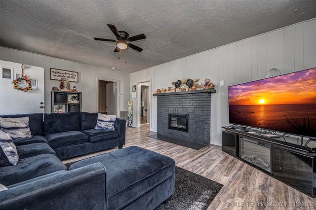 906 B Street NW, Ardmore, OK 73401