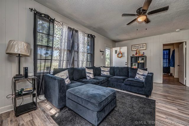 906 B Street NW, Ardmore, OK 73401