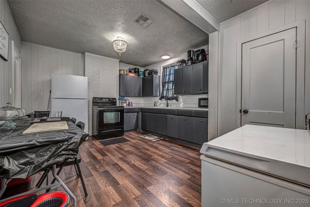 906 B Street NW, Ardmore, OK 73401