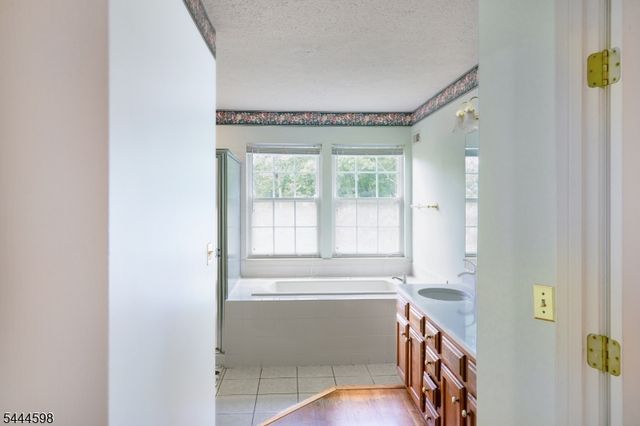 53 Castleton Rd, Montgomery Twp., NJ 08540