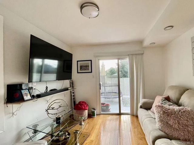 1805 Mulford Avenue, Bronx, NY 10461