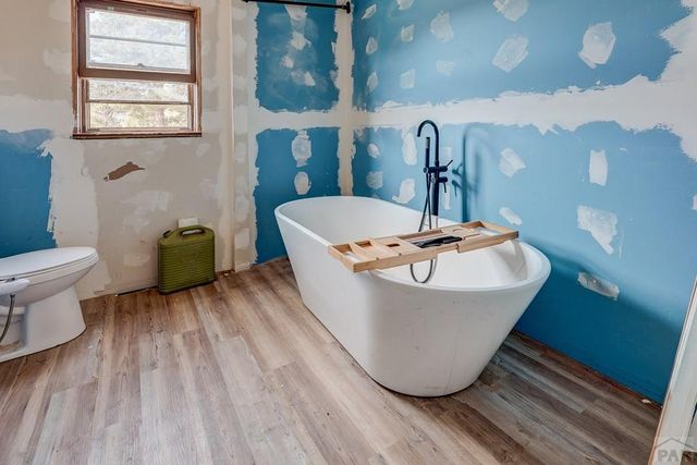 952 Twin Lakes Rd, Walsenburg, CO 81089