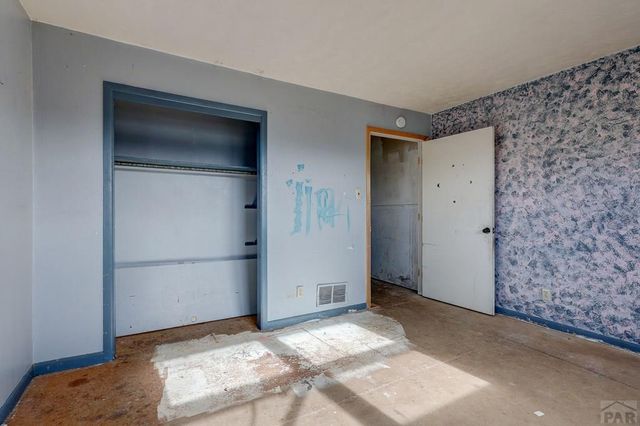 952 Twin Lakes Rd, Walsenburg, CO 81089