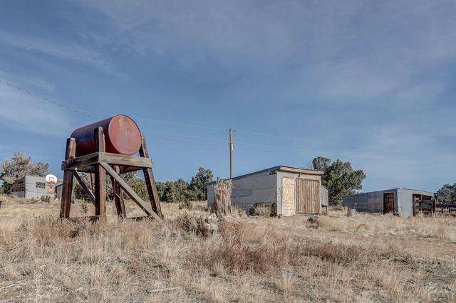 952 Twin Lakes Rd, Walsenburg, CO 81089