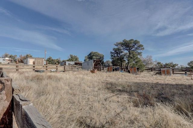 952 Twin Lakes Rd, Walsenburg, CO 81089