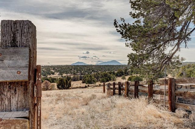 952 Twin Lakes Rd, Walsenburg, CO 81089