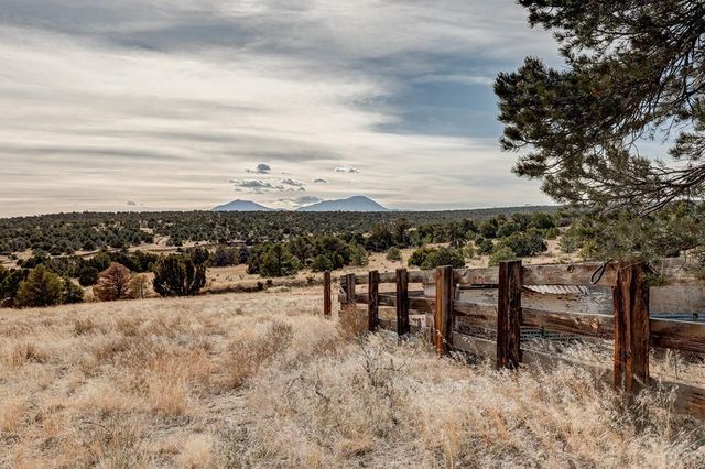 952 Twin Lakes Rd, Walsenburg, CO 81089